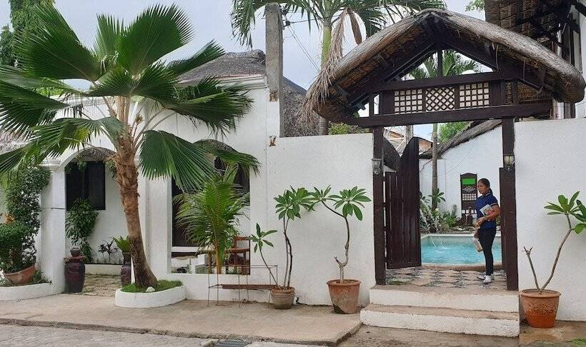 هتل Evangeline Beach Resort