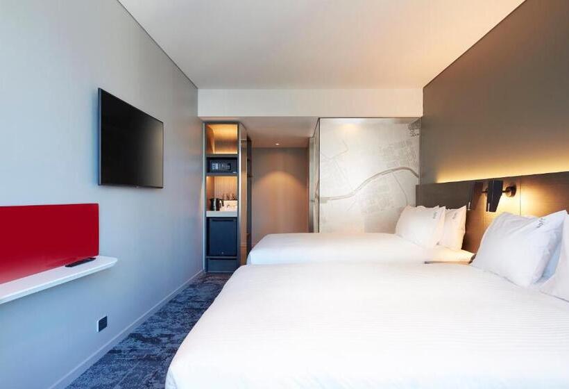 هتل Holiday Inn Express Melbourne Southbank, An Ihg