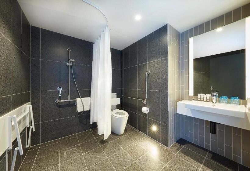 هتل Holiday Inn Express Melbourne Southbank, An Ihg