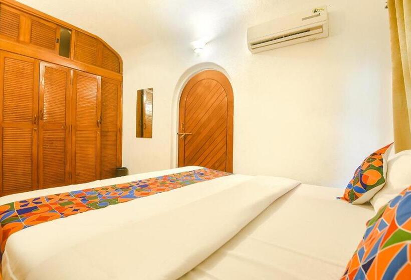 هتل Fabexpress Royal Baga Residency