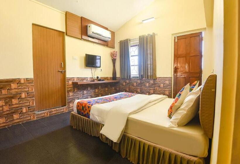 هتل Fabexpress Royal Baga Residency