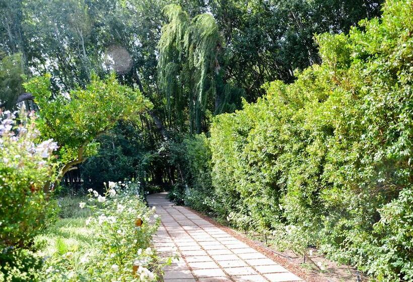 هتل La Paris Estate