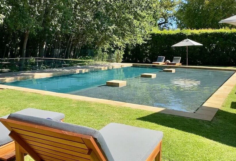 هتل La Paris Estate