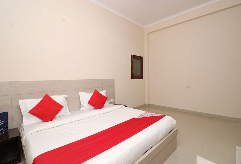 酒店 Rajshri By Oyo Rooms