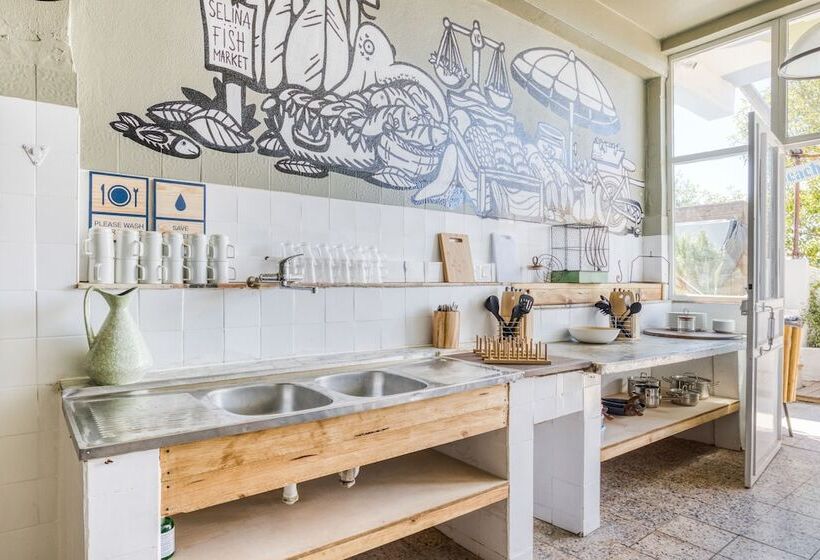 هتل Mute Hostel Milfontes