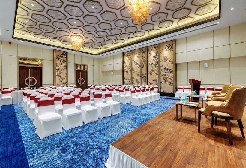 Отель The Fern Residency, Karad