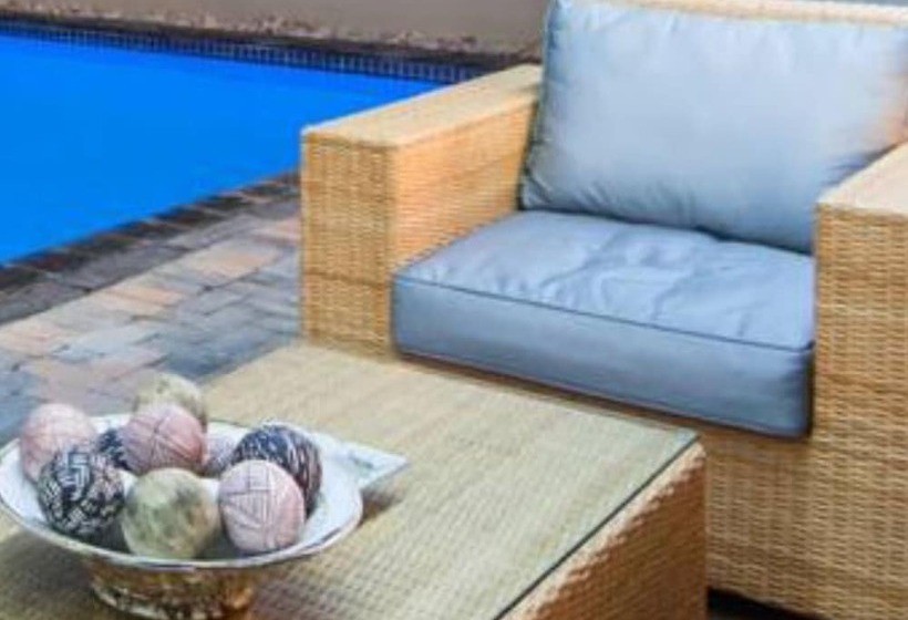 تختخواب و صبحانه Hobie Beach Guest House