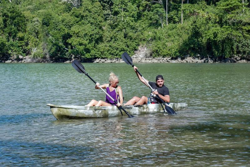 تختخواب و صبحانه The Hawk's Nest Resort