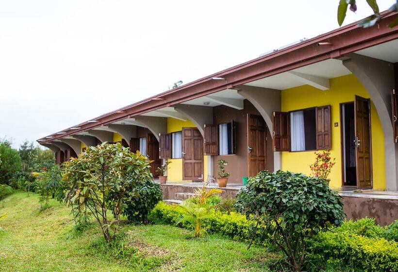 هتل Andasibe Lemurs Lodge