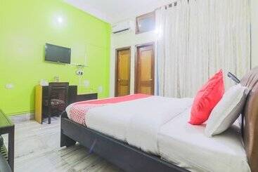 هتل Baruah's Guest House By Oyo Rooms