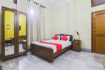 هتل Baruah's Guest House By Oyo Rooms