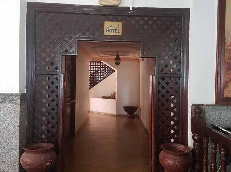 هتل Choumis