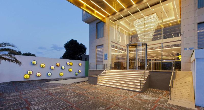 هتل Golden Premier Amritsar