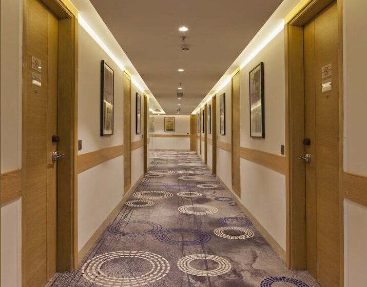 هتل Golden Premier Amritsar