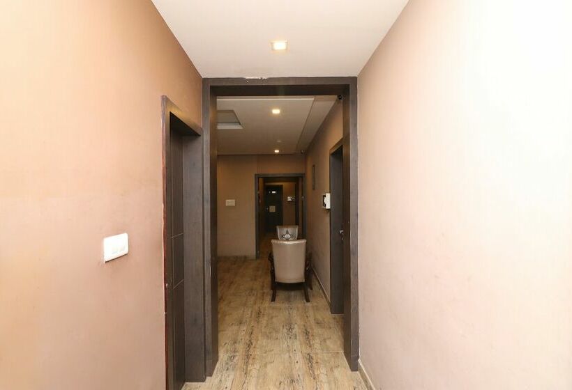فندق Lotus By Oyo Rooms