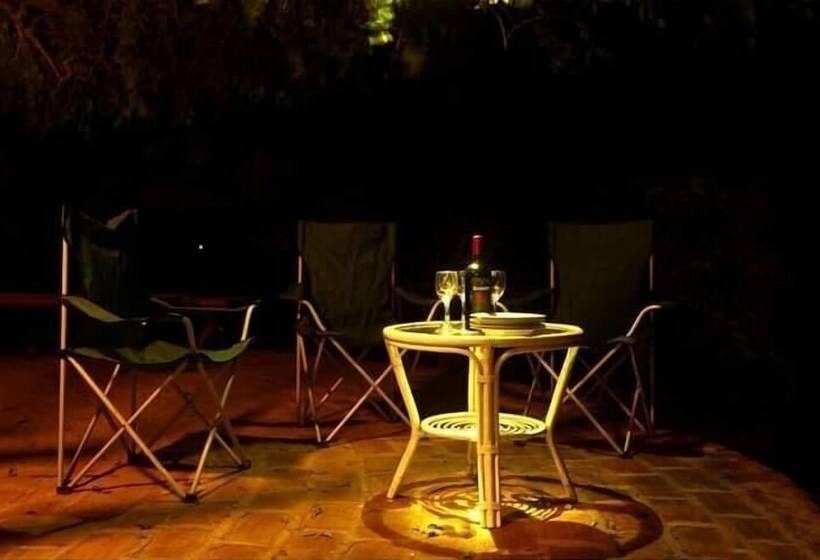 בית מלון כפרי Nil Sisila Beach Resort Yala