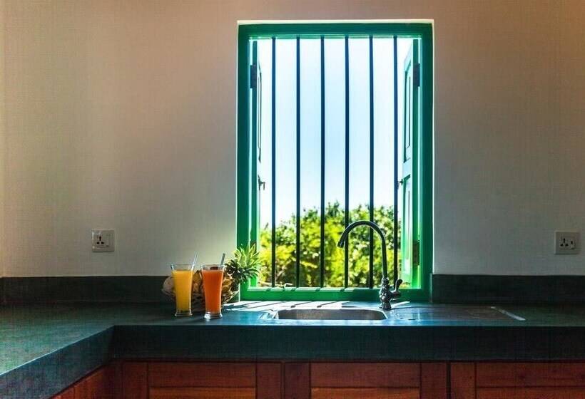 בית מלון כפרי Nil Sisila Beach Resort Yala