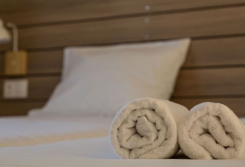 Ilaeira Rooms
