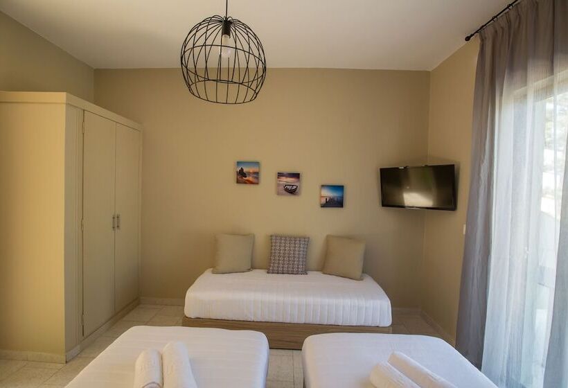 Ilaeira Rooms