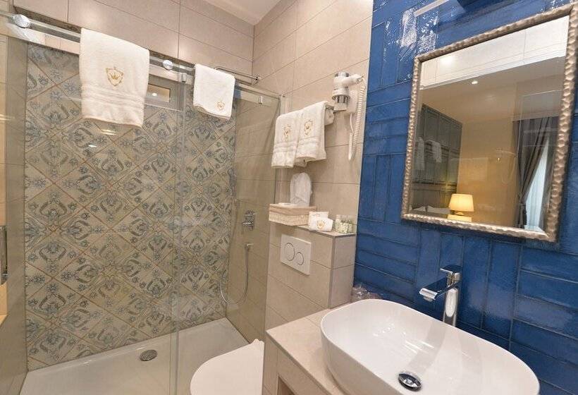 پانسیون The Duke Luxury Rooms