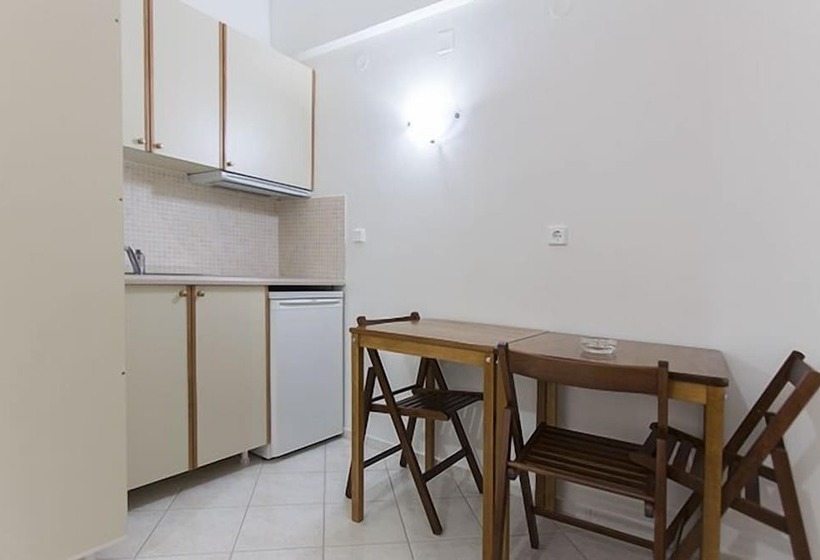 پانسیون Xenion Ioannina