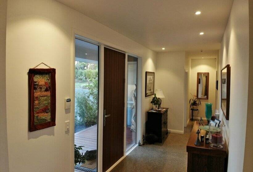 مبيت وإفطار Lavender Vale