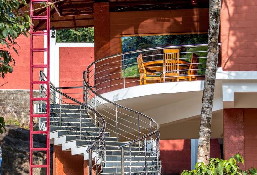 酒店 Edakkal Village Resort