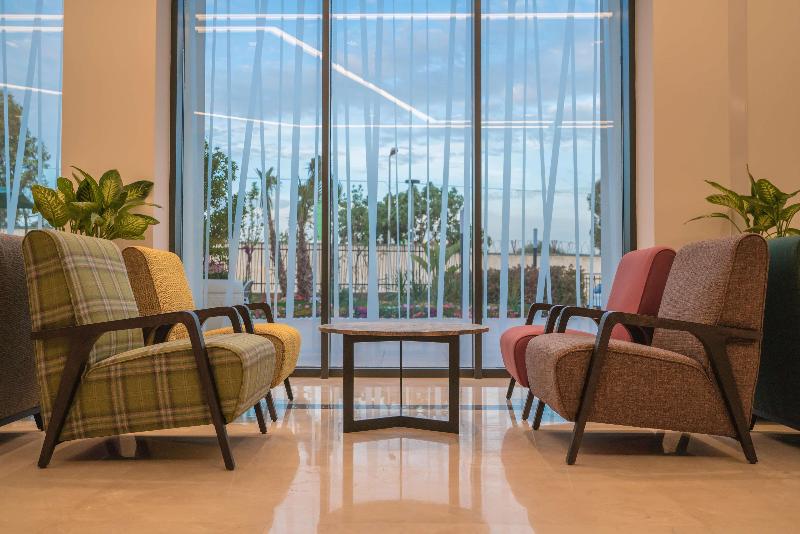 هتل Golden Tulip Royaume