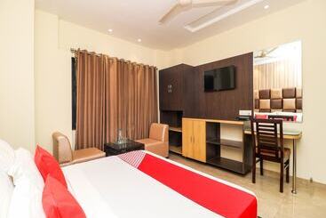 هتل New City Top By Oyo Rooms