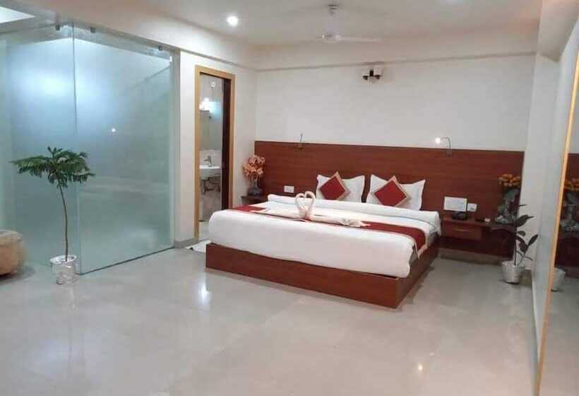 فندق Royal Amer City