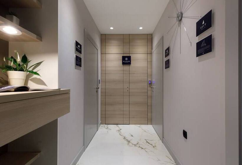 هتل Sailor Boutique Rooms