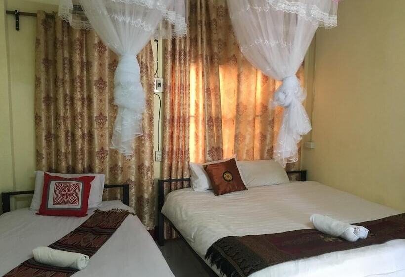 پانسیون Manotemple House