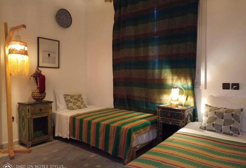 Art Riad Au Bord De La Mer