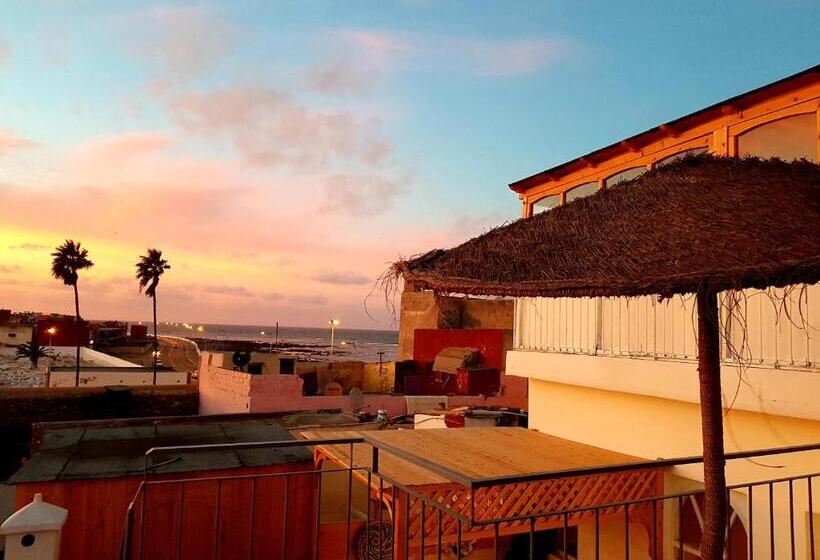 Art Riad Au Bord De La Mer