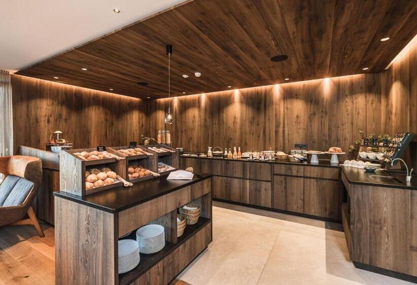 تختخواب و صبحانه Boutique Hotel Planlim