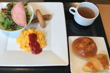Cabinet Hotel Wows