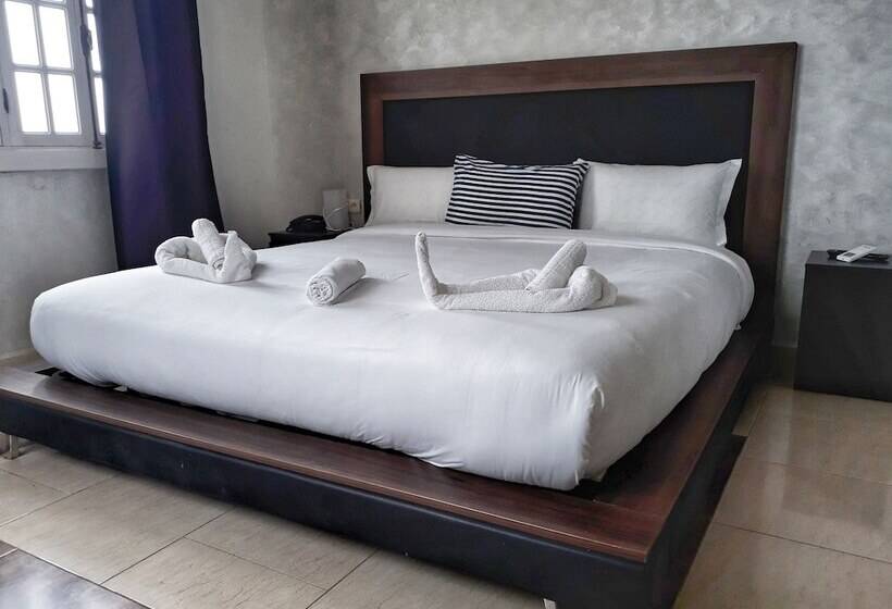 هتل Amwaj