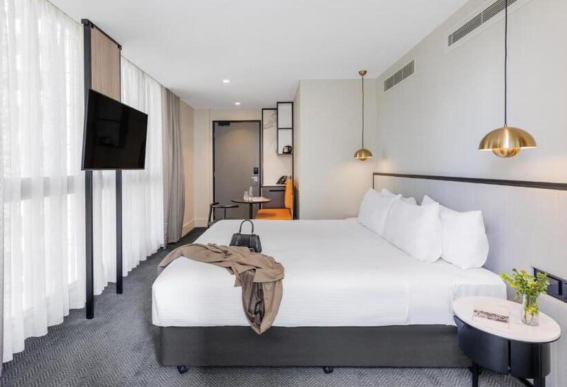 Brady Hotels Jones Lane