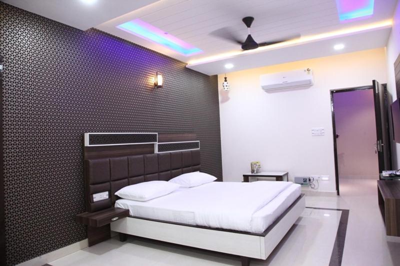 בית מלון כפרי C M Plaza