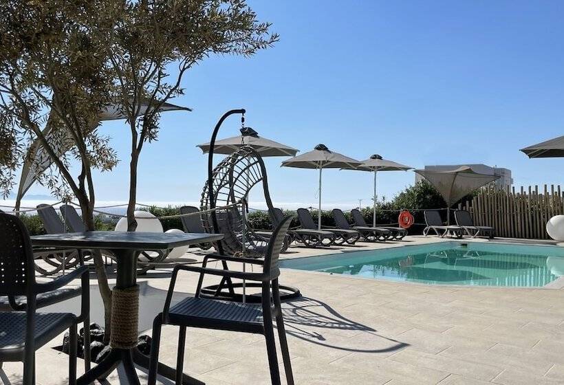 هتل Hermoso Luxury Suites