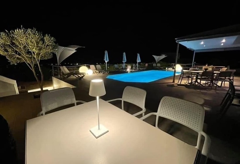 هتل Hermoso Luxury Suites