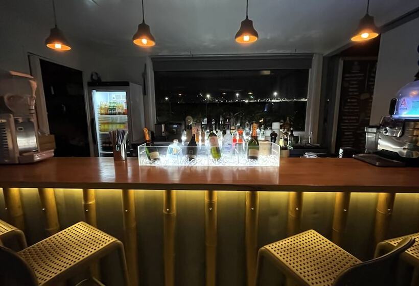 هتل Hermoso Luxury Suites