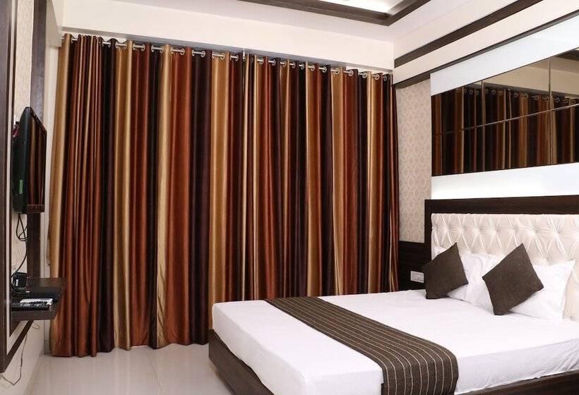 فندق Grand Residency