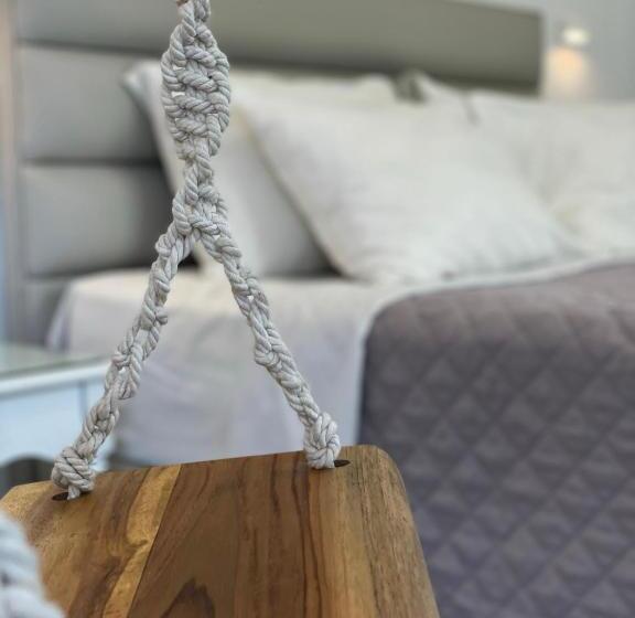 هتل Hermoso Luxury Suites