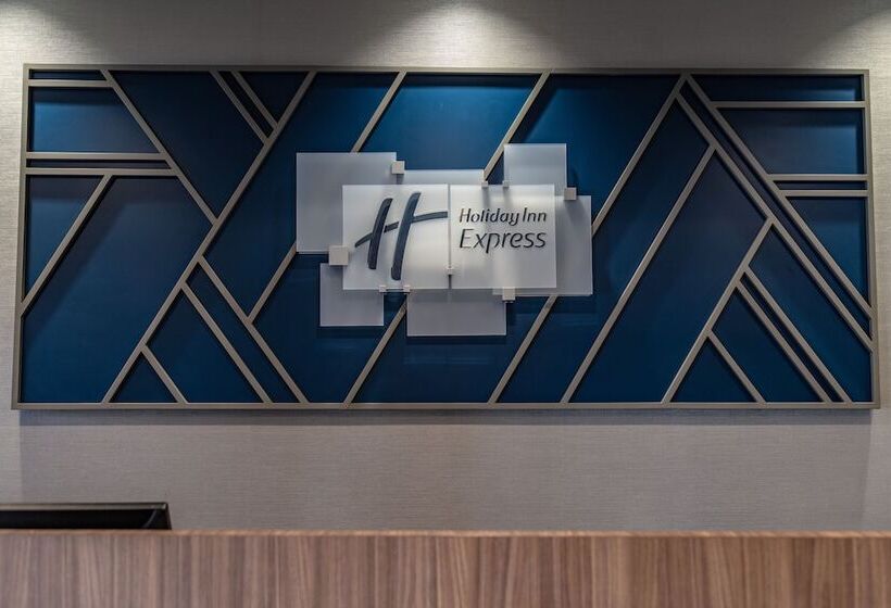 هتل Holiday Inn Express & Suites   Ensenada Centro, An Ihg
