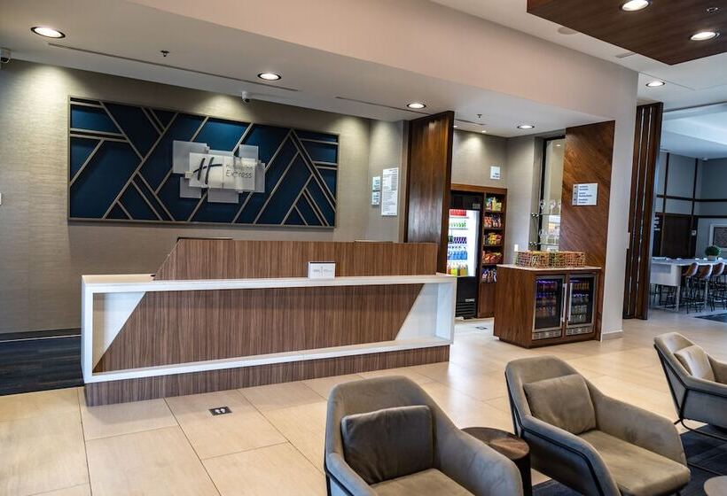 هتل Holiday Inn Express & Suites   Ensenada Centro, An Ihg