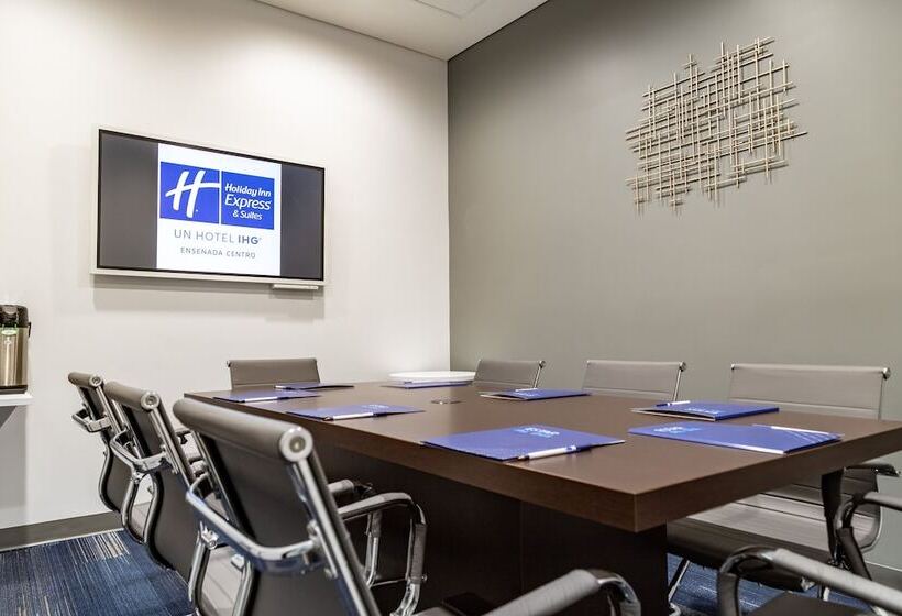 هتل Holiday Inn Express & Suites   Ensenada Centro, An Ihg