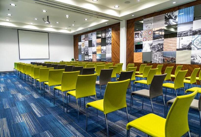 هتل Holiday Inn Express & Suites   Ensenada Centro, An Ihg