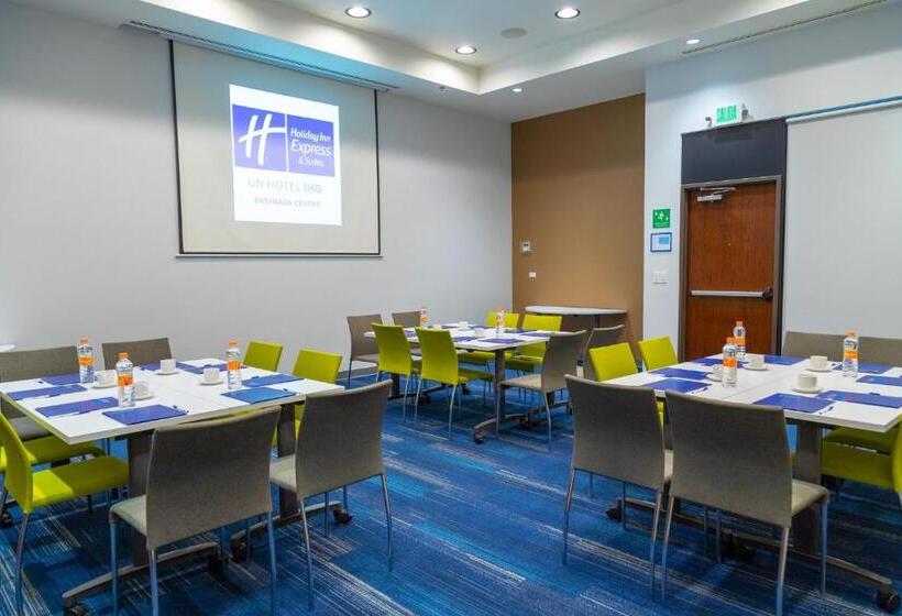 هتل Holiday Inn Express & Suites   Ensenada Centro, An Ihg