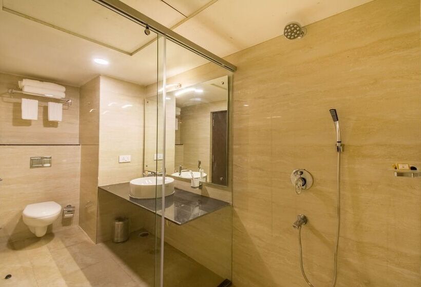 هتل Karunya Residency